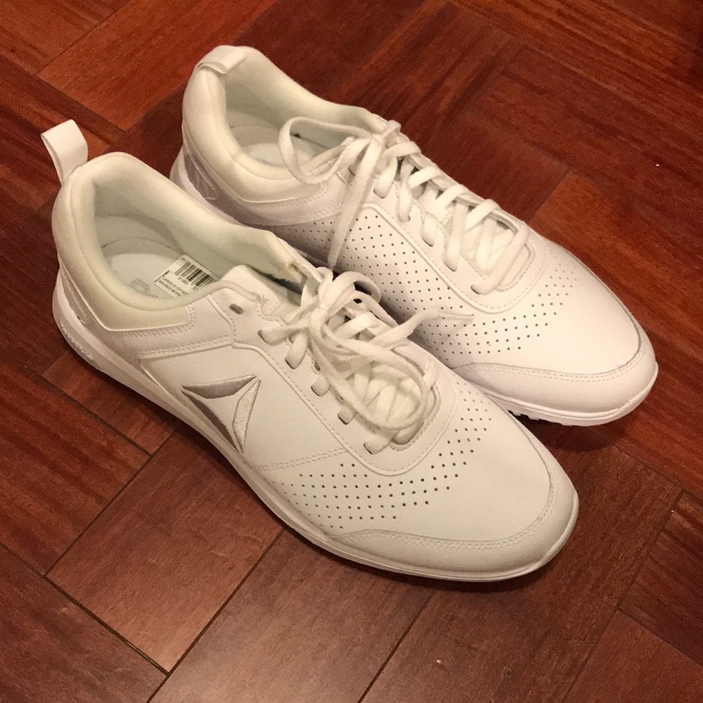 Regular ass white Reebok sneakers